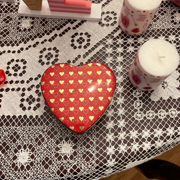 Valentine’s Day decorations - Picture 5 of 16